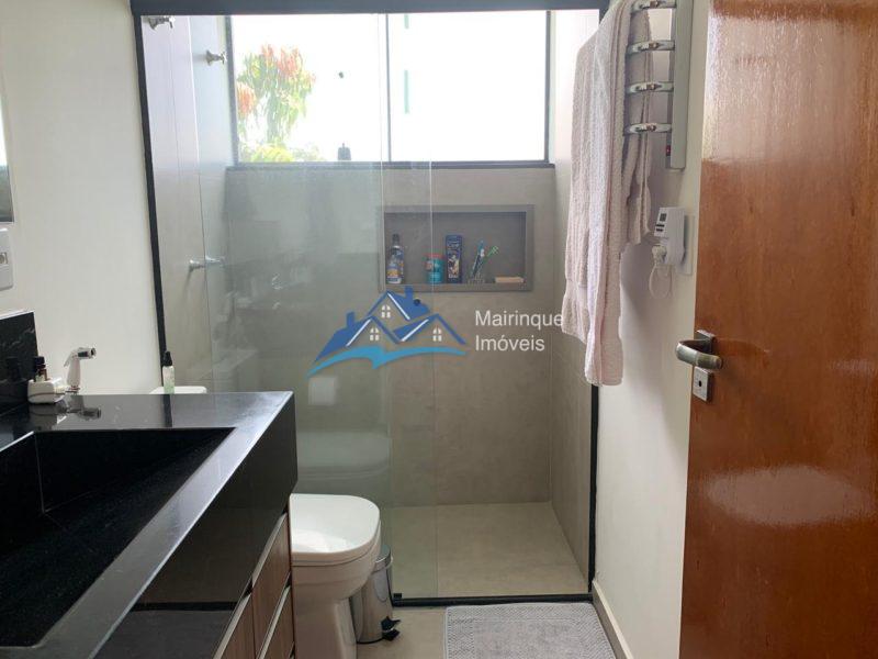 com 5 Quartos e 6 banheiros à Venda, 1000 m² por R$ 1.500.000 COD. CH367