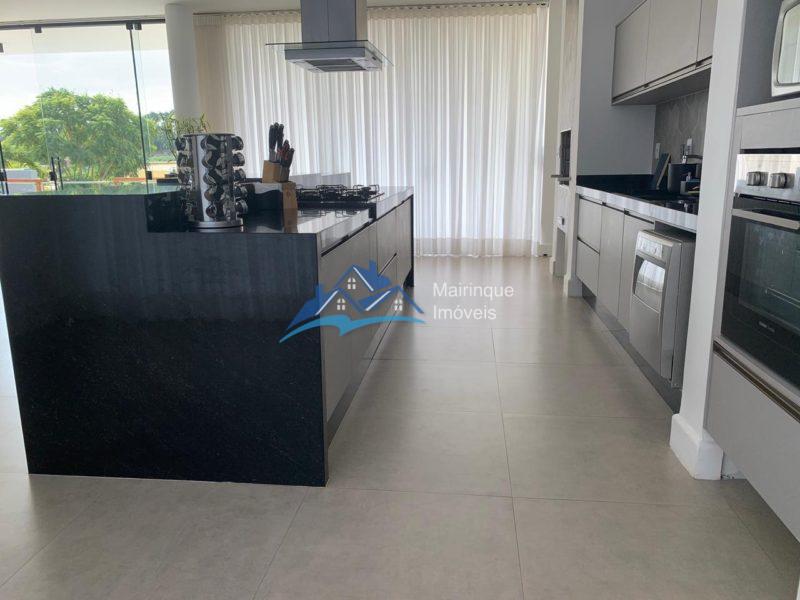 com 5 Quartos e 6 banheiros à Venda, 1000 m² por R$ 1.500.000 COD. CH367