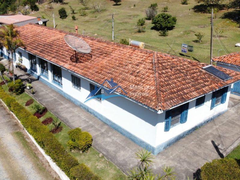 Fazenda/Sítio com 7 Quartos e 3 banheiros à Venda, 121000 m² por R$ 2.200.000 COD. ch398