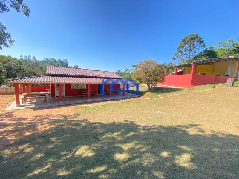 Chácara com 4 Quartos e 2 banheiros à Venda por R$ 450.000 COD. ch533