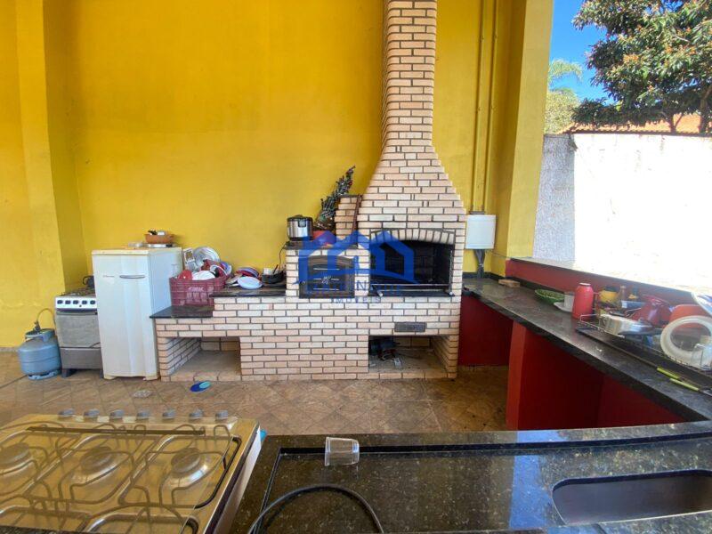 Chácara com 4 Quartos e 2 banheiros à Venda por R$ 450.000 COD. ch533