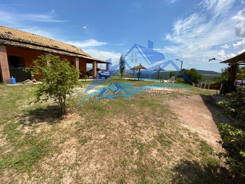 Fazenda/Sítio com 3 Quartos e 2 banheiros à Venda, 2000 m² por R$ 780.000 COD. ch621