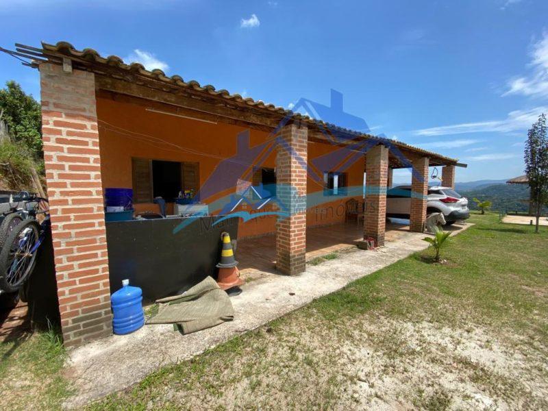 Fazenda/Sítio com 3 Quartos e 2 banheiros à Venda, 2000 m² por R$ 780.000 COD. ch621