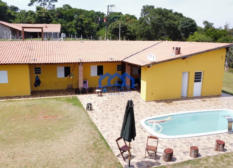 Fazenda/Sítio com 4 Quartos e 4 banheiros à Venda, 8000 m² por R$ 1.200.000 COD. ch664