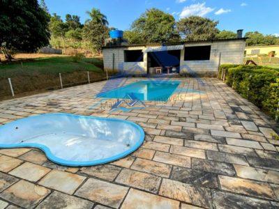 Terreno com piscina com 2.000 m² à Venda, por R$ 240.000 Cód. ch674
