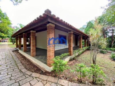 Fazenda/Sítio com 6 Quartos e 4 banheiros à Venda, 2500 m² por R$ 1.100.000 COD. ch683