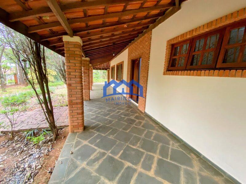 Fazenda/Sítio com 6 Quartos e 4 banheiros à Venda, 2500 m² por R$ 1.100.000 COD. ch683