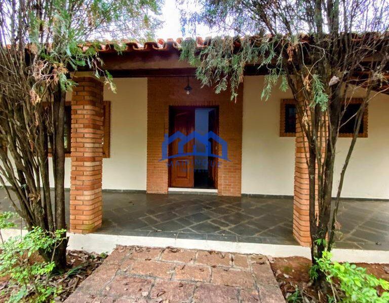 Fazenda/Sítio com 6 Quartos e 4 banheiros à Venda, 2500 m² por R$ 1.100.000 COD. ch683