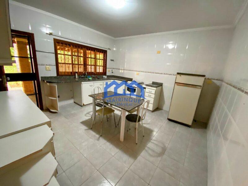 Fazenda/Sítio com 6 Quartos e 4 banheiros à Venda, 2500 m² por R$ 1.100.000 COD. ch683