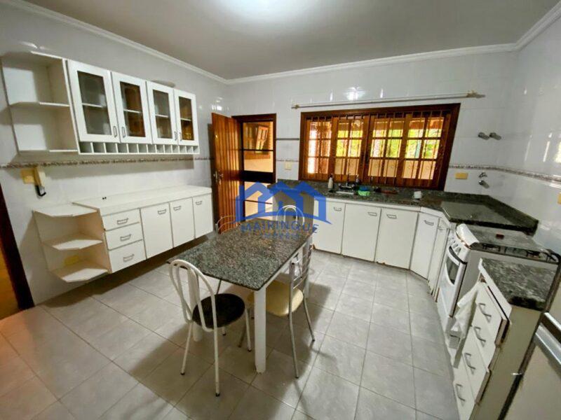 Fazenda/Sítio com 6 Quartos e 4 banheiros à Venda, 2500 m² por R$ 1.100.000 COD. ch683