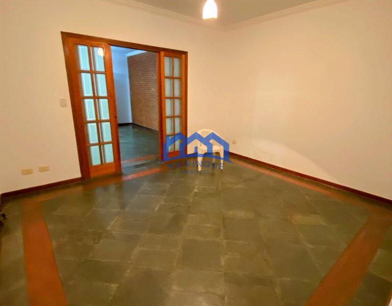 Fazenda/Sítio com 6 Quartos e 4 banheiros à Venda, 2500 m² por R$ 1.100.000 COD. ch683