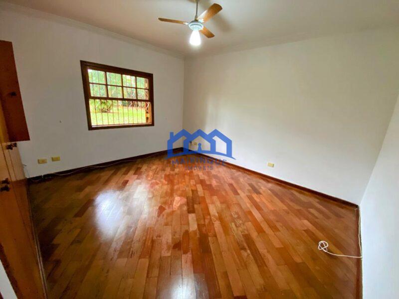 Fazenda/Sítio com 6 Quartos e 4 banheiros à Venda, 2500 m² por R$ 1.100.000 COD. ch683