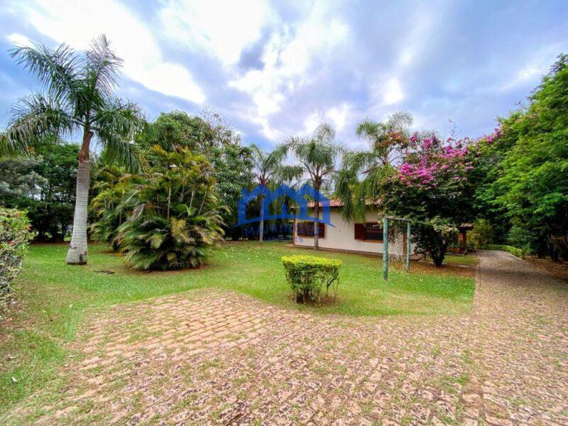 Fazenda/Sítio com 6 Quartos e 4 banheiros à Venda, 2500 m² por R$ 1.100.000 COD. ch683