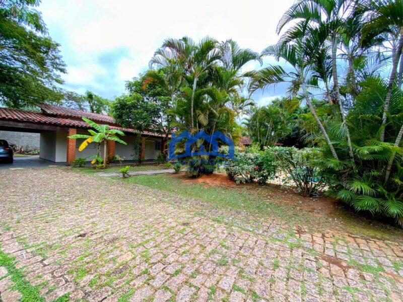 Fazenda/Sítio com 6 Quartos e 4 banheiros à Venda, 2500 m² por R$ 1.100.000 COD. ch683