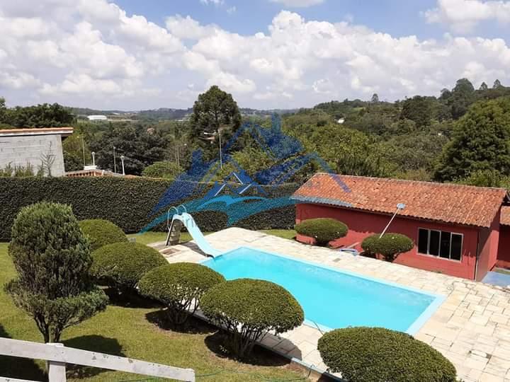 Fazenda/Sítio com 5 Quartos e 3 banheiros à Venda, 7500 m² por R$ 1.100.000 COD. ch701