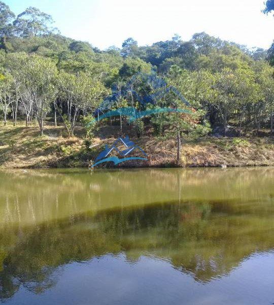 Fazenda/Sítio com 5 Quartos e 3 banheiros à Venda, 30350 m² por R$ 745.000 COD. ch705