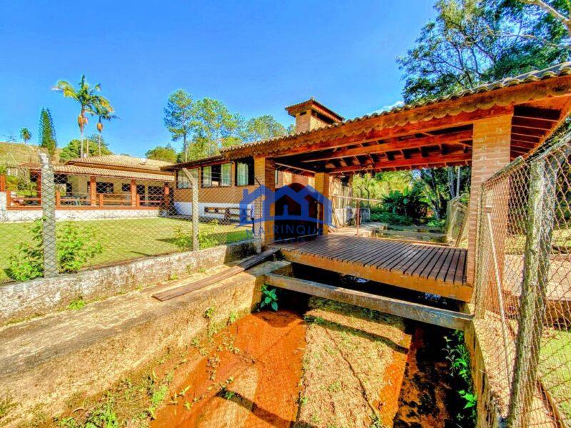 Fazenda/Sítio com 3 Quartos e 2 banheiros à Venda, 24000 m² por R$ 1.200.000 COD. ch737