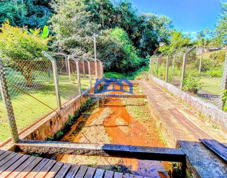 Fazenda/Sítio com 3 Quartos e 2 banheiros à Venda, 24000 m² por R$ 1.200.000 COD. ch737