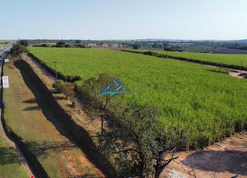 Fazenda/Sítio à Venda, 240.000 m² por R$ 5.000.000 COD. ch813