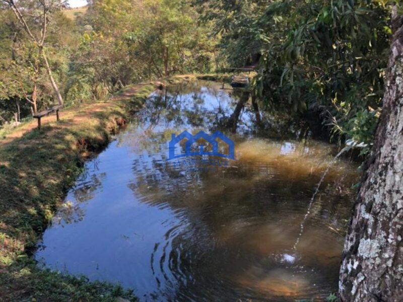 Sitio com 3 Quartos e 2 banheiros à Venda, 18.000 m² por R$ 1.100.000 Cód. ch810