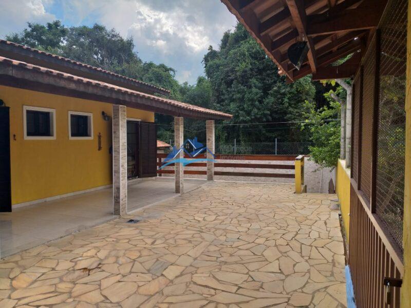 Chácara com 3 Quartos e 3 banheiros à Venda, 560 m² por R$ 480.000 COD. ch872