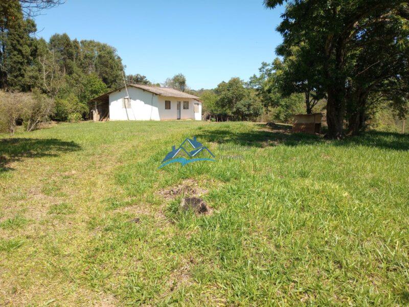 Fazenda/Sítio com 3 Quartos e 1 banheiros à Venda, 16.700 m² por R$ 400.000 COD. ch940