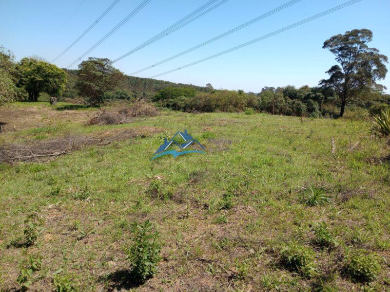 Fazenda/Sítio com 3 Quartos e 1 banheiros à Venda, 16.700 m² por R$ 400.000 COD. ch940