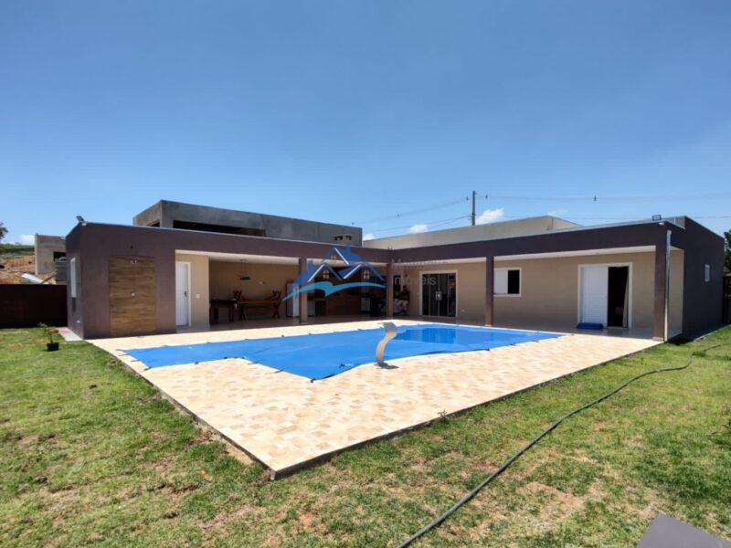 Chácara com 4 Quartos e 1 banheiro à Venda, 1000 m² por R$ 950.000 COD. ch986