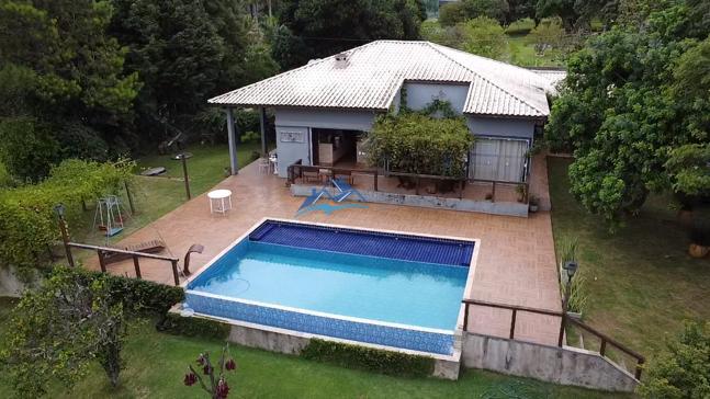 Chácara com 4 Quartos e 3 banheiros à Venda, 2600 m² por R$ 950.000 COD. ch1080