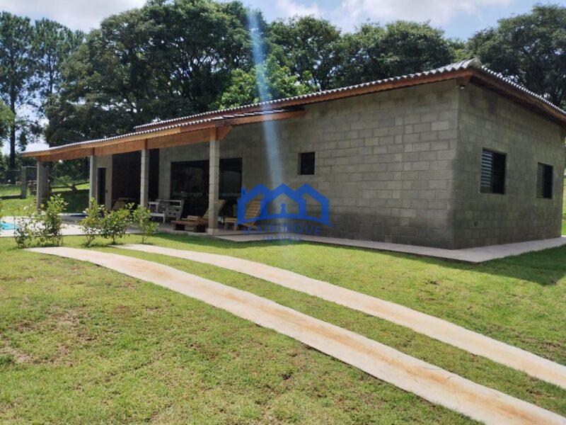 Chácara com 3 Quartos e 4 banheiros à Venda, 2000 m² por R$ 610.000 COD. ch1073