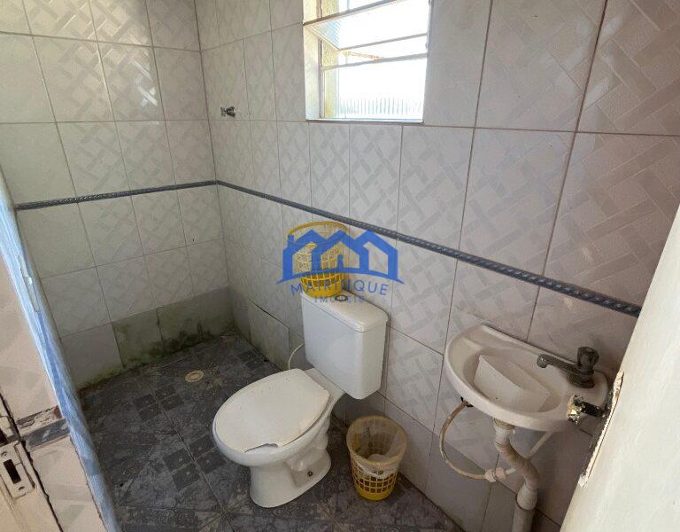 Chácara com 4 Quartos e 3 banheiros à Venda, 1600 m² por R$ 560.000 COD. ch1144