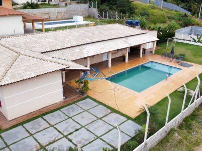 Fazenda/Sítio com 5 Quartos e 6 banheiros à Venda, 1000 m² por R$ 890.000 COD. ch1153