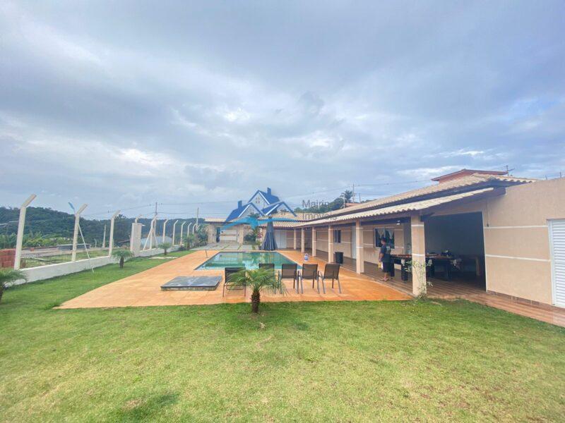 Fazenda/Sítio com 5 Quartos e 6 banheiros à Venda, 1000 m² por R$ 890.000 COD. ch1153