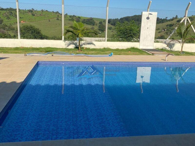 Fazenda/Sítio com 5 Quartos e 6 banheiros à Venda, 1000 m² por R$ 890.000 COD. ch1153