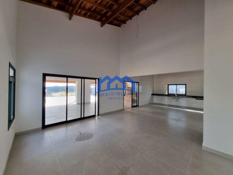 Chácara com 4 Quartos e 3 banheiros à Venda, 1000 m² por R$ 1.350.000 COD. ch1192