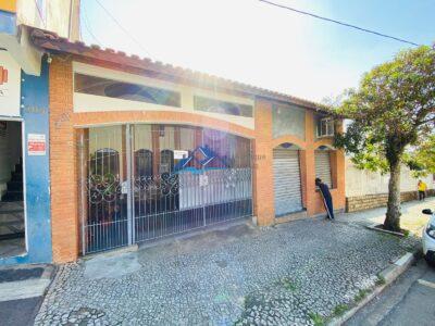 Chacara com 3 Quartos e 3 banheiros à Venda, 300 m² por R$ 1.400.000 COD. ch1258