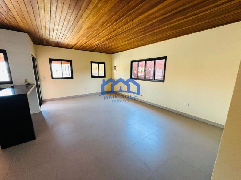 Chalé com 3 Quartos e 2 banheiros à Venda, 200 m² por R$ 950.000 COD. ch1378