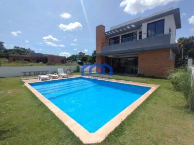 Casa com 3 Quartos e 4 banheiros à Venda, 450 m² por R$ 1.100.000 Cód. ch1419