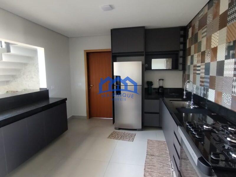 casa com 4 Quartos e 4 banheiros à Venda, 450 m² por R$ 1.500.000 COD. ch1453