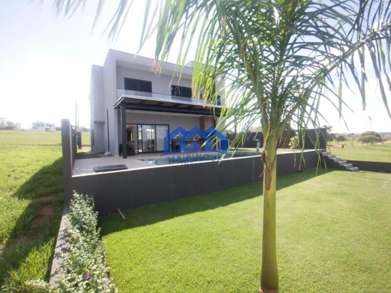 Casa com 4 Quartos e 3 banheiros à Venda, 450 m² por R$ 1.500.000 COD. ch1453