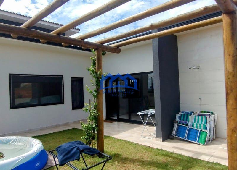 casa com 3 Quartos e 3 banheiros à Venda, 450 m² por R$ 850.000 COD. ch1473