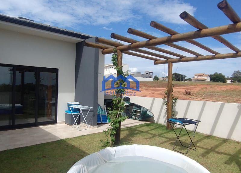 casa com 3 Quartos e 3 banheiros à Venda, 450 m² por R$ 850.000 COD. ch1473