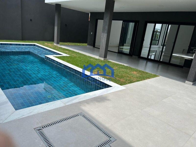 Casa de Condomínio com 4 Quartos e 5 banheiros à Venda, 441 m² por R$ 3.900.000 COD. ch1476