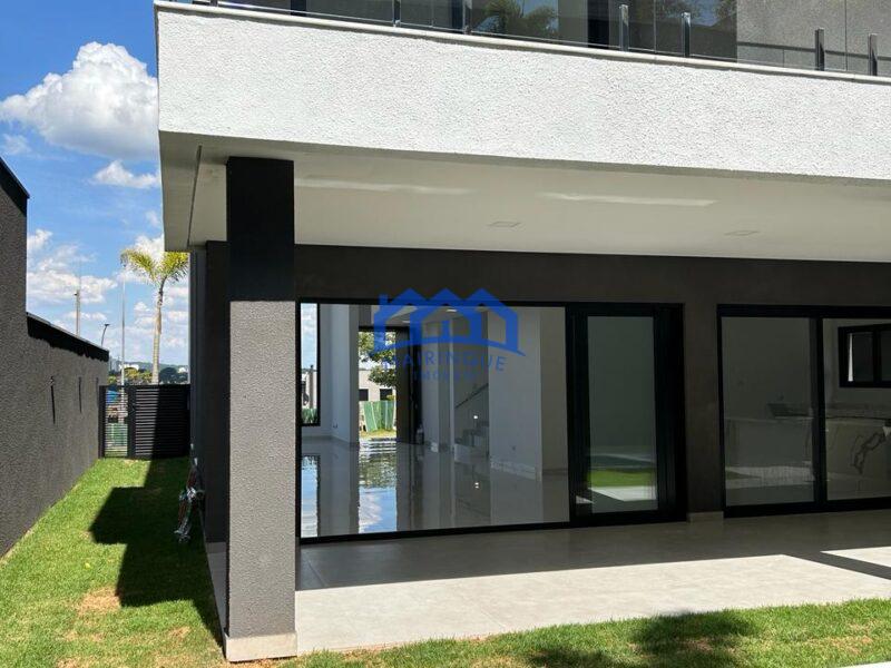 Casa de Condomínio com 4 Quartos e 5 banheiros à Venda, 441 m² por R$ 3.900.000 COD. ch1476