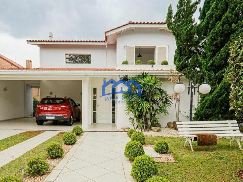 Casa com 4 Quartos e 3 banheiros à Venda, 360 m² por R$2.100.000 COD. ch1492