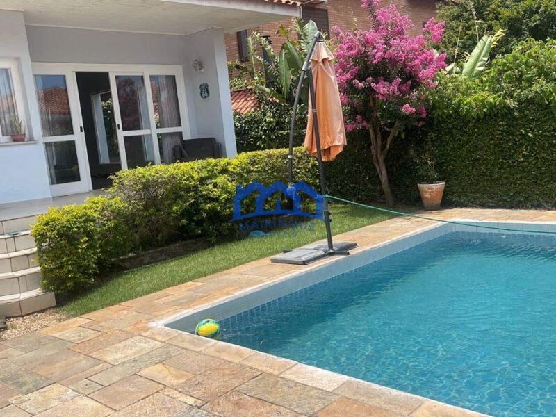 Casa com 4 Quartos e 3 banheiros à Venda, 360 m² por R$2.100.000 COD. ch1492