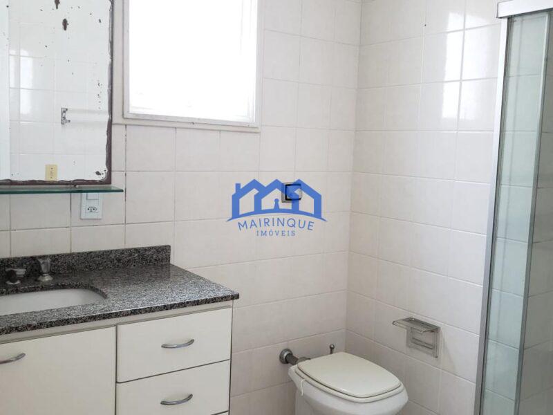 Casa com 4 Quartos e 3 banheiros à Venda, 360 m² por R$2.100.000 COD. ch1492