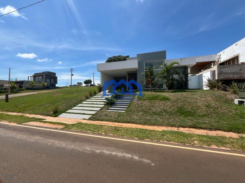 Casa de Condomínio com 3 Quartos e 4 banheiros à Venda, 450 m² por R$ 1.600.000 COD. ch1503