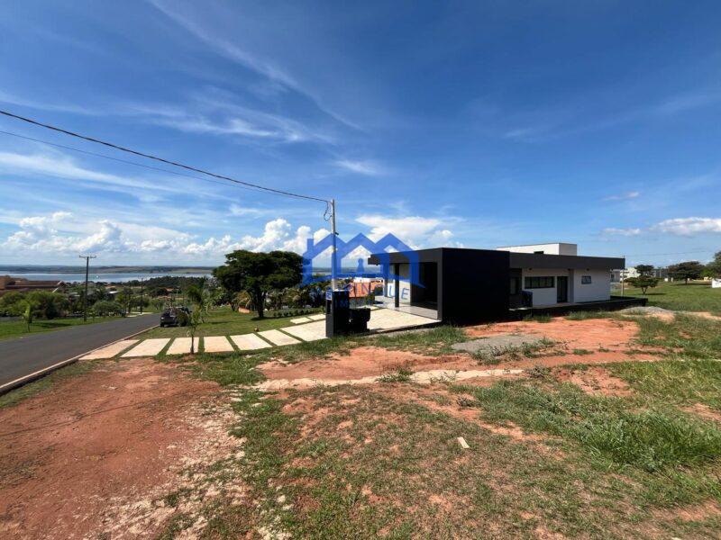 Casa de Condomínio com 3 Quartos e 2 banheiros à Venda, 450 m² por R$ 1.190.000 COD. ch1504