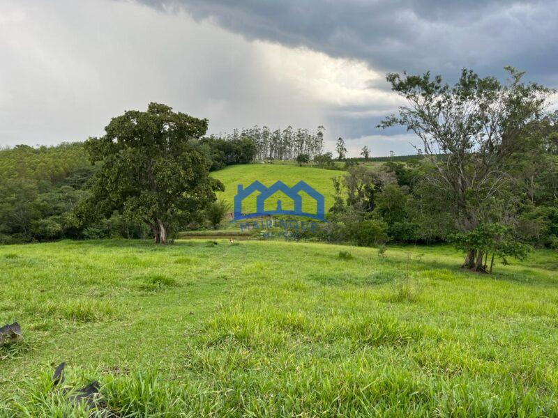 Fazenda/Sítio com 3 Quartos e 3 banheiros à Venda, 96000 m² por R$ 850.000 COD. ch 1512